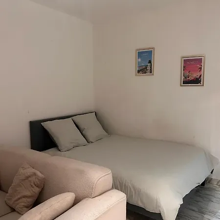 公寓 Joli Avec Terrasse Au Calme 尼斯
